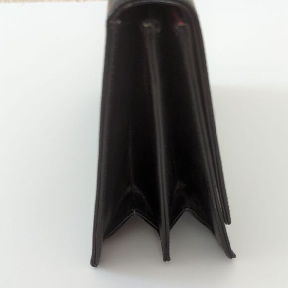 Vintage Retro Leather Handbag with Gold Lock and Red Interior - Picture 8 of 10